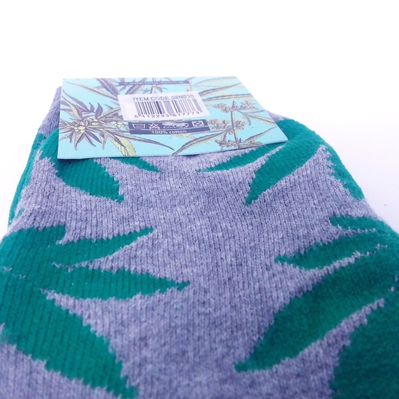 💜3/$25💜 Leaf Socks Gray Grey Green - Picture 5 of 5